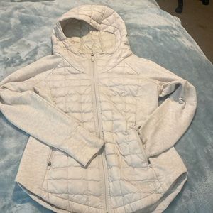 The North Face Women’s Endeavor Thermoball™ Jacket